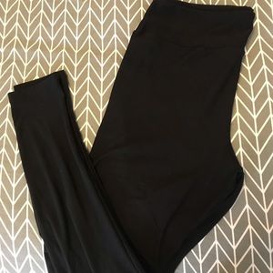 LuLaRoe Tall & Curvy leggings